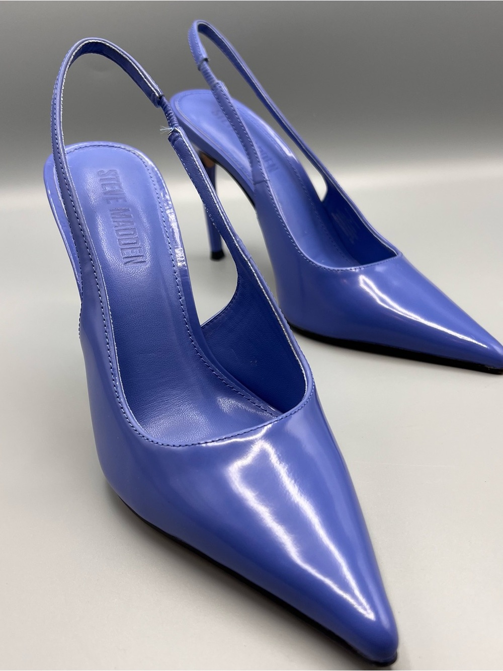 Steve Madden Reyes slingback pumps in a blue leather patent finish sz 7 Likenew
